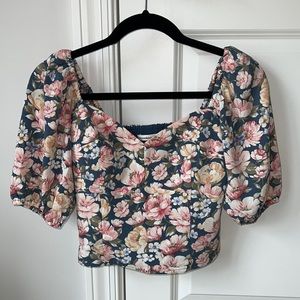 Abercrombie & Fitch floral print top. LIKE NEW. Only worn twice.